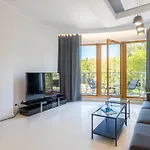 Ambria Platan Tower