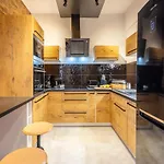 Ambria Platan Tower