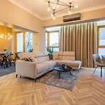 아파트 Ambria Platan Tower *