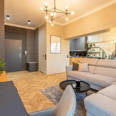 아파트 Ambria Platan Tower 슈비노우이스쳬