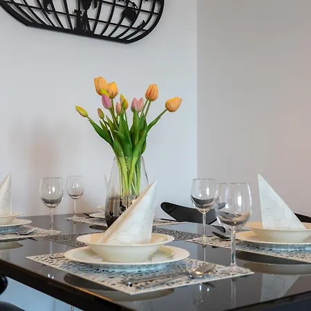 Ambria Platan Tower דירה