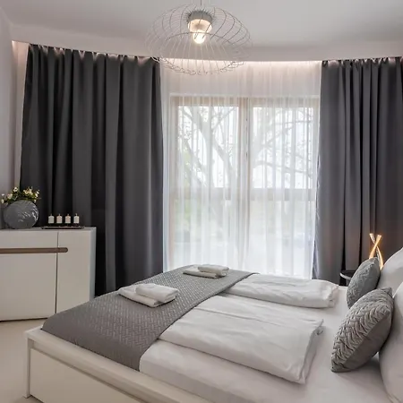 Ambria Platan Tower Apartment
