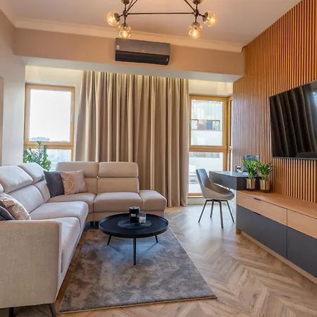 Ambria Platan Tower 아파트 슈비노우이스쳬